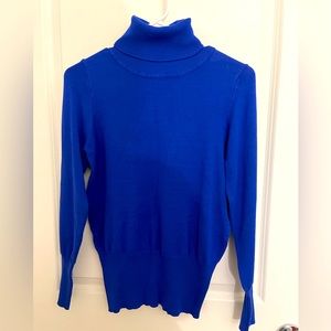 Blue Junior’s turtle neck